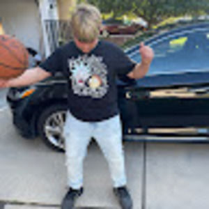 Meet your Posher, Caitlin